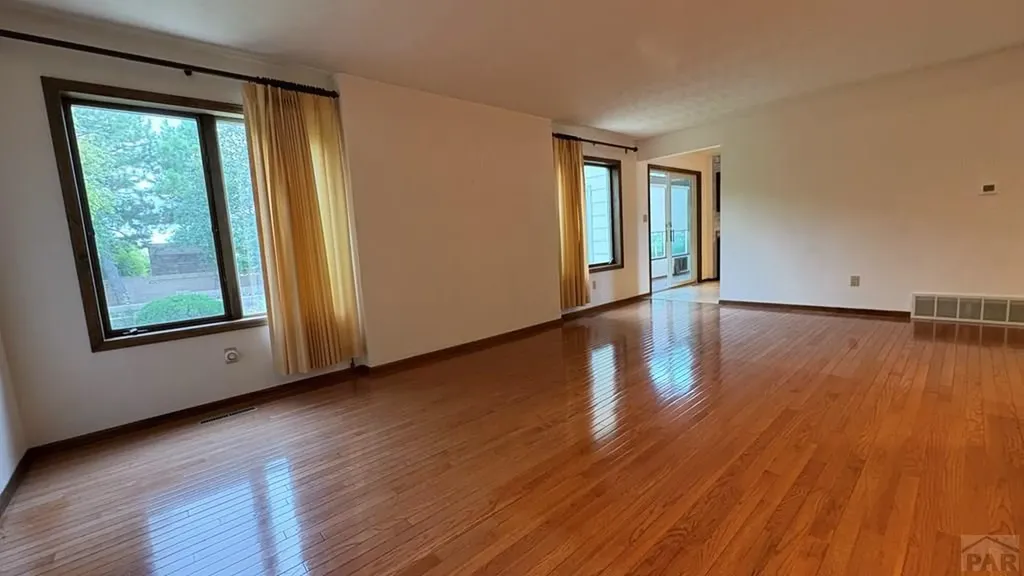 212 Bridle Trail Pueblo CO 81005