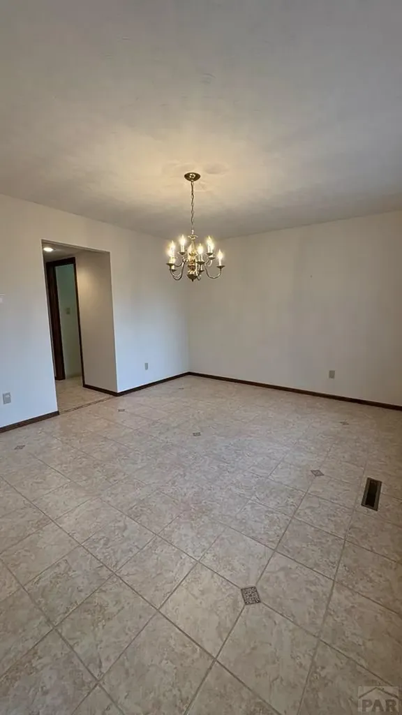 212 Bridle Trail Pueblo CO 81005