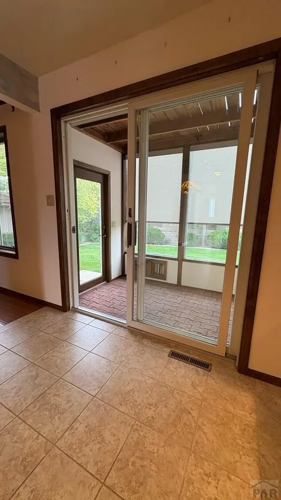 212 Bridle Trail Pueblo CO 81005