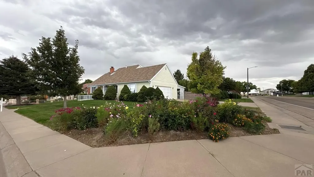 212 Bridle Trail Pueblo CO 81005