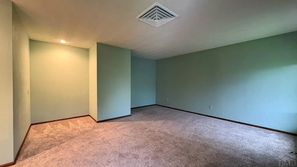 212 Bridle Trail Pueblo CO 81005