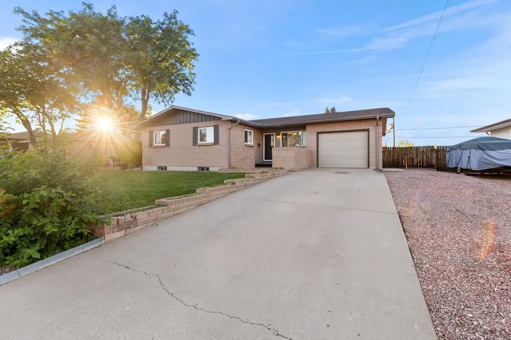 27 Radcliff Lane Pueblo CO 81005