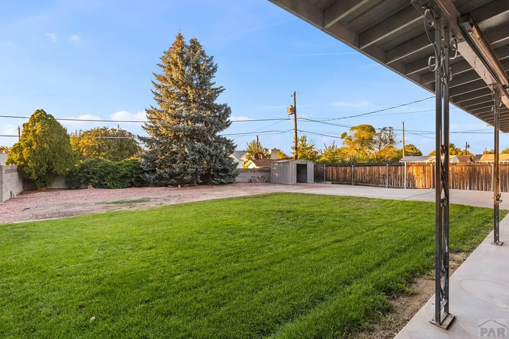 27 Radcliff Lane Pueblo CO 81005