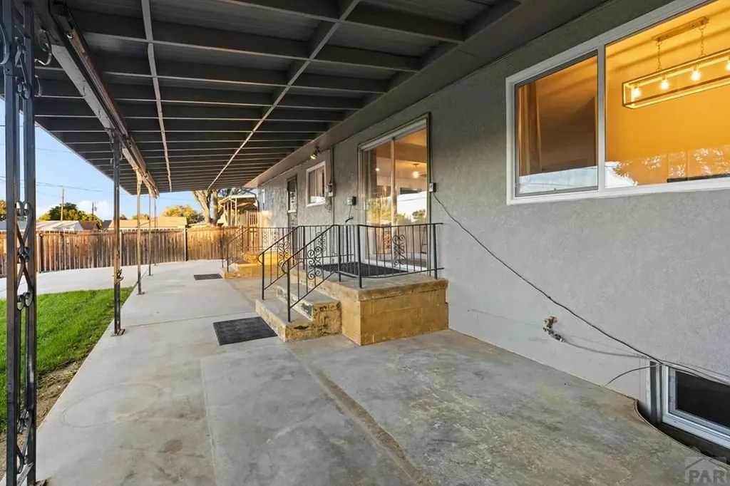 27 Radcliff Lane Pueblo CO 81005