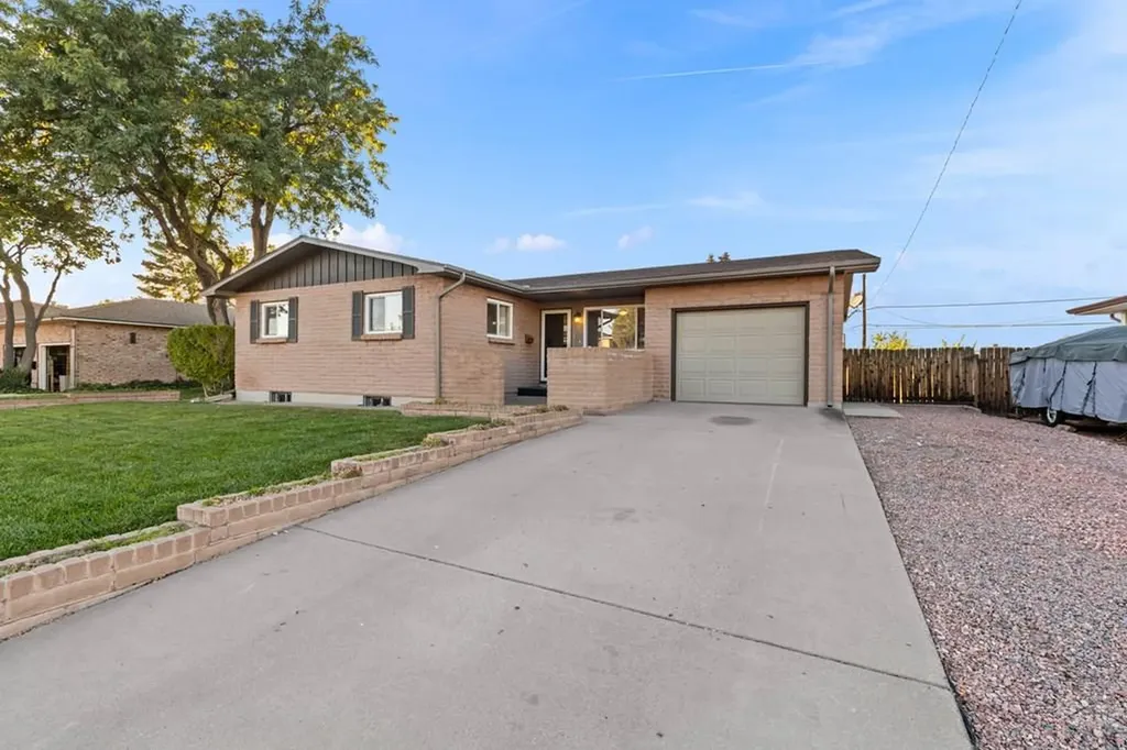 27 Radcliff Lane Pueblo CO 81005