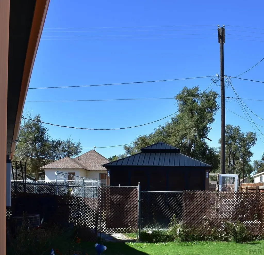 1502 Bradish Avenue La Junta CO 81050