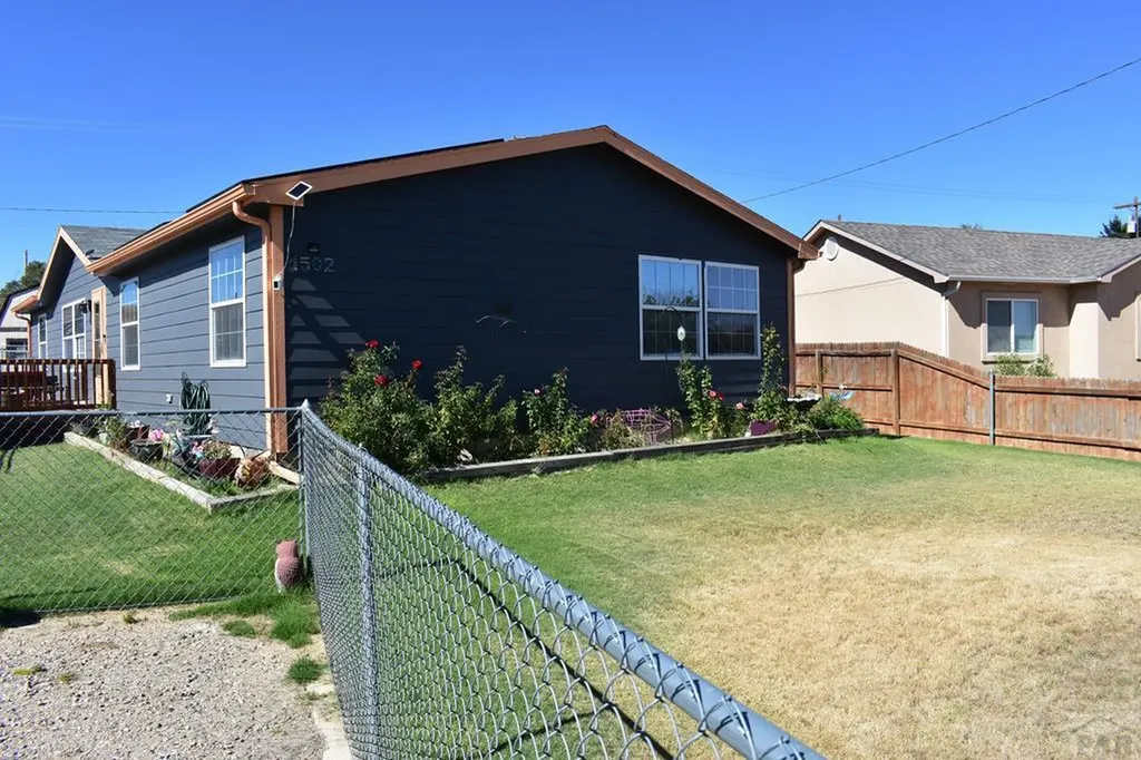 1502 Bradish Avenue La Junta CO 81050