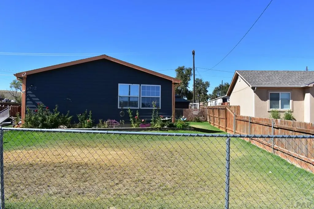 1502 Bradish Avenue La Junta CO 81050