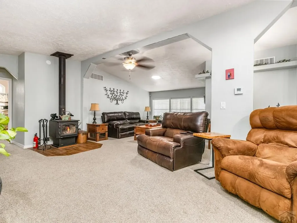 745 38th Lane Pueblo CO 81006