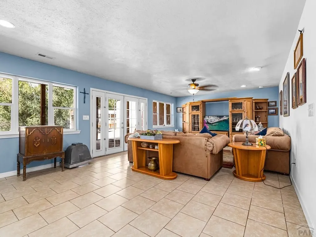 745 38th Lane Pueblo CO 81006