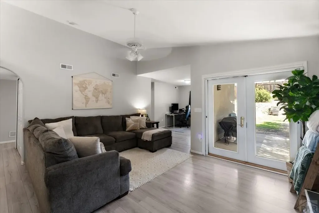 814 Edna Lane Pueblo CO 81005