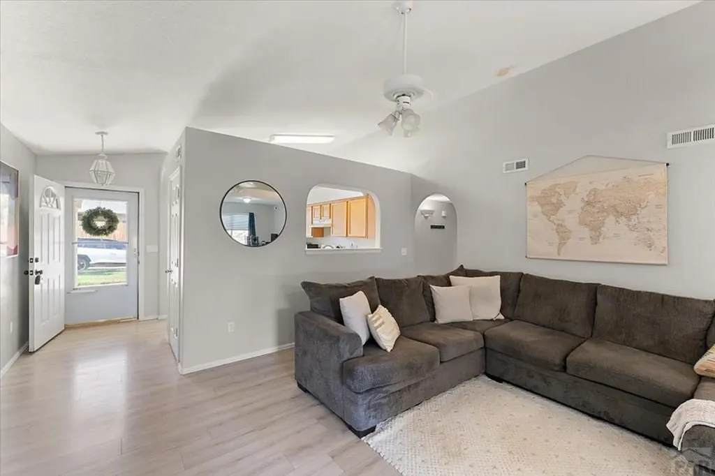 814 Edna Lane Pueblo CO 81005