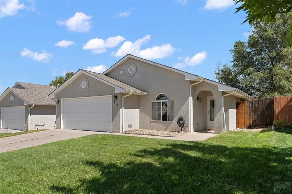 814 Edna Lane Pueblo CO 81005