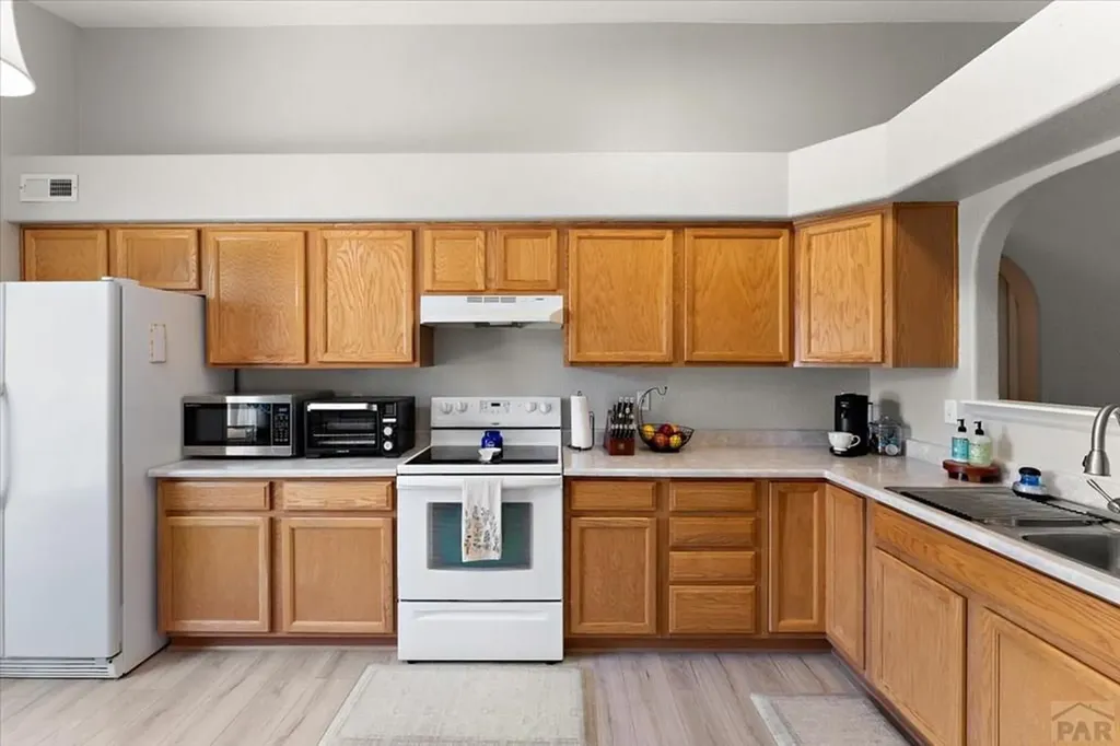 814 Edna Lane Pueblo CO 81005