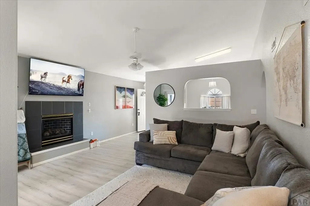 814 Edna Lane Pueblo CO 81005