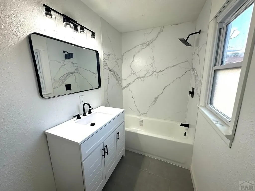 219 W 6th Street La Junta CO 81050