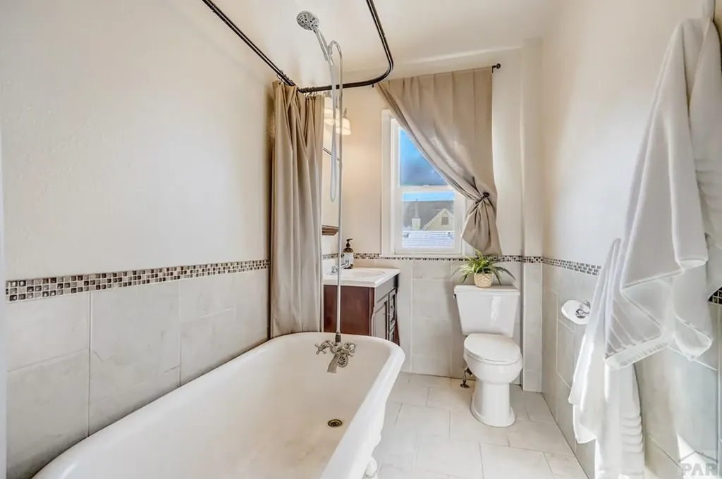 1031 Lake Avenue Pueblo CO 81004