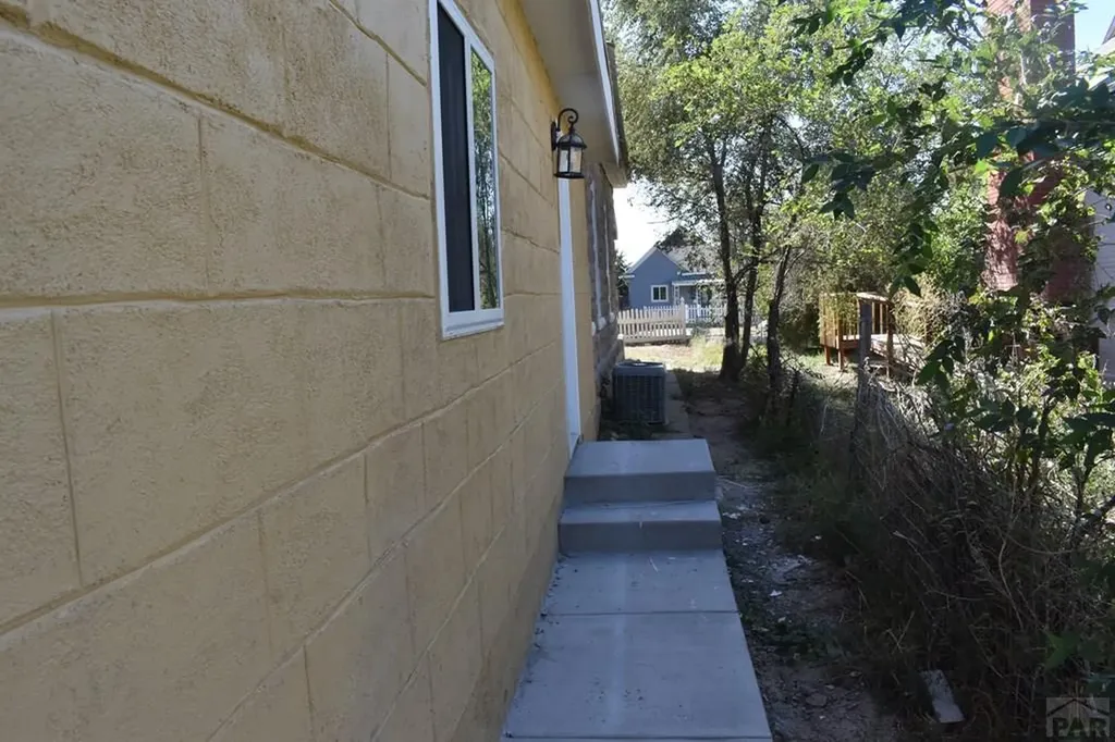 309 Lincoln Avenue La Junta CO 81050