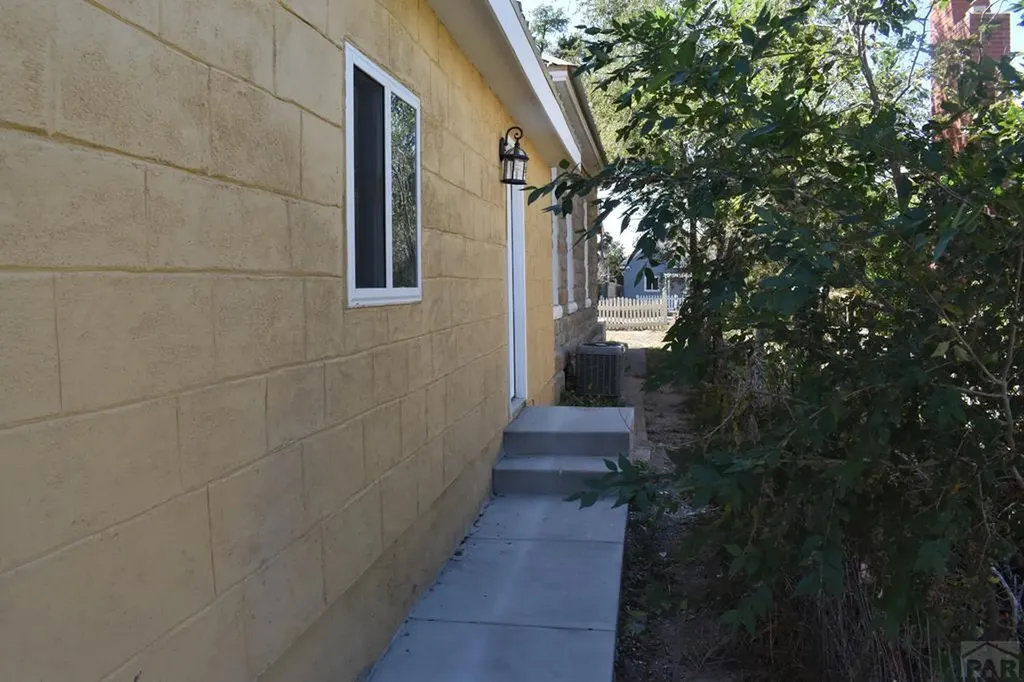 309 Lincoln Avenue La Junta CO 81050
