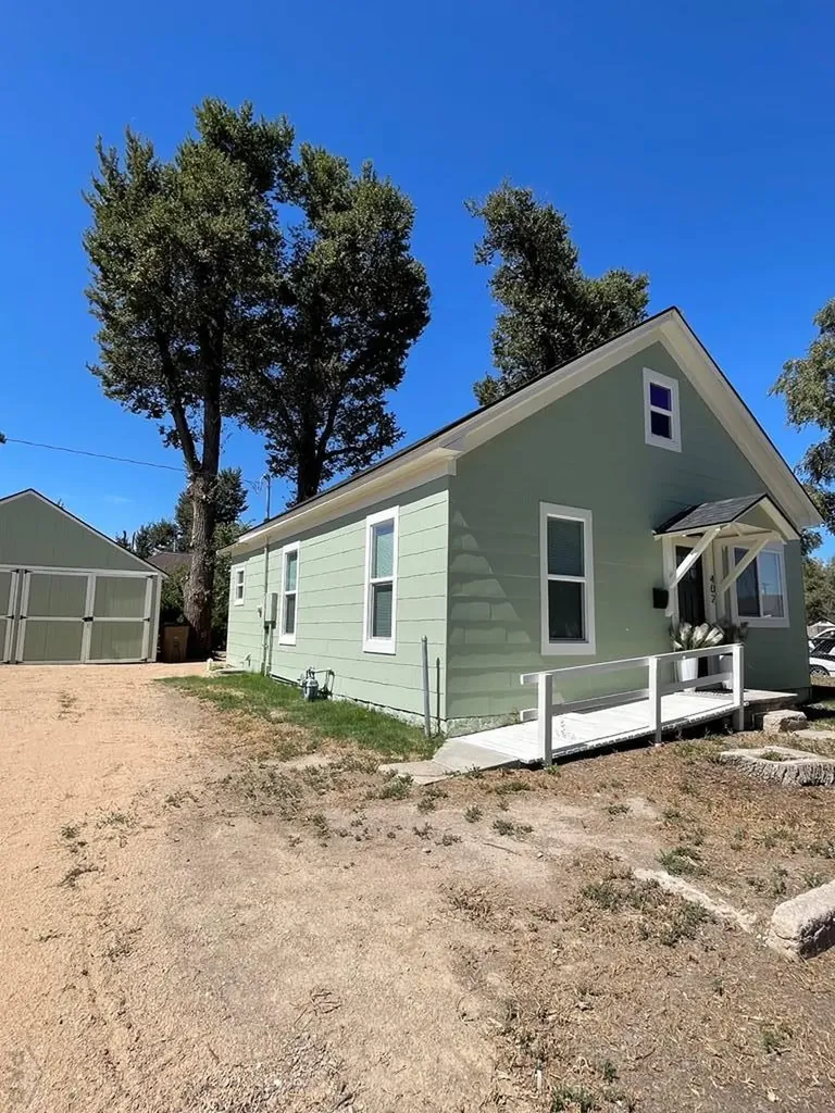 402 Barnes Avenue La Junta CO 81050