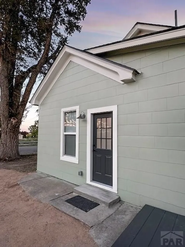 402 Barnes Avenue La Junta CO 81050