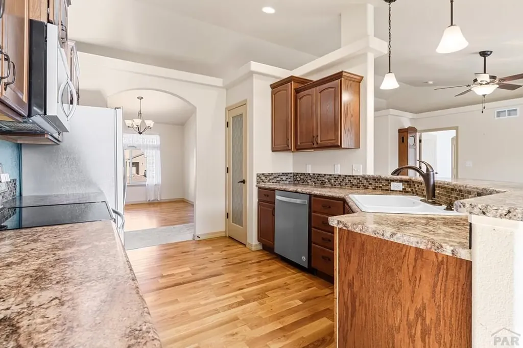 24 Arrowsmith Drive Pueblo CO 81008