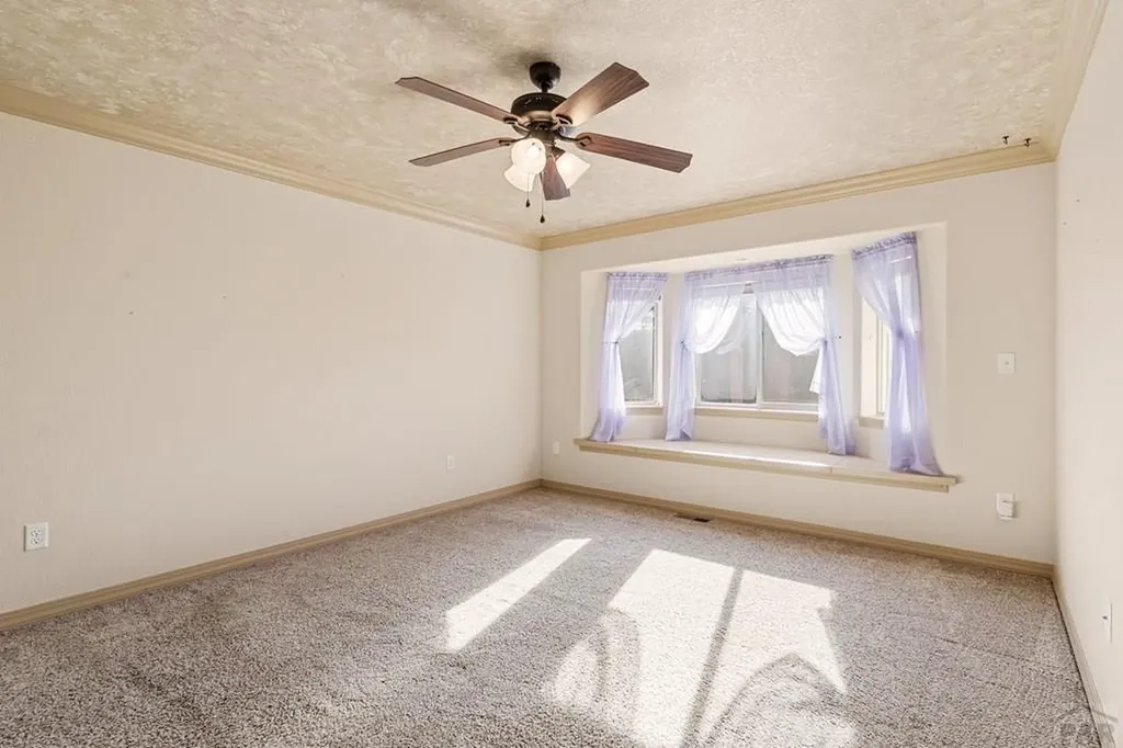 24 Arrowsmith Drive Pueblo CO 81008