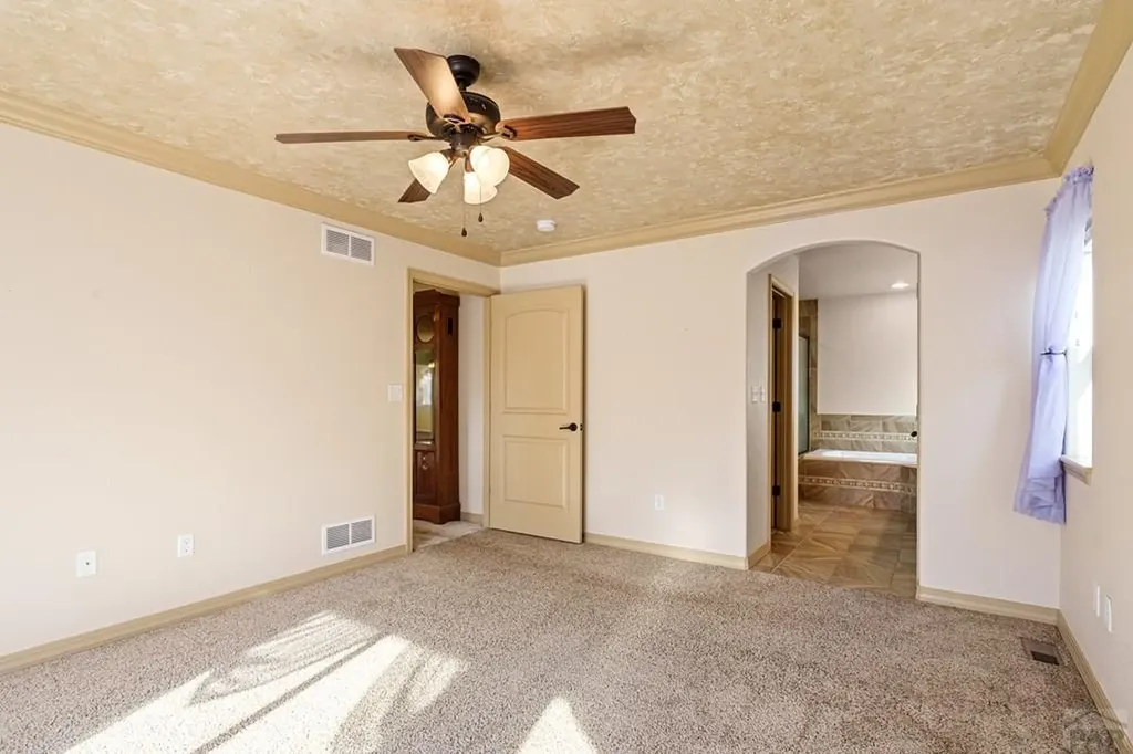 24 Arrowsmith Drive Pueblo CO 81008