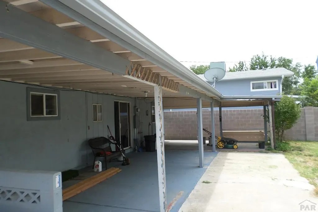 709 Airlane Avenue Pueblo CO 81005