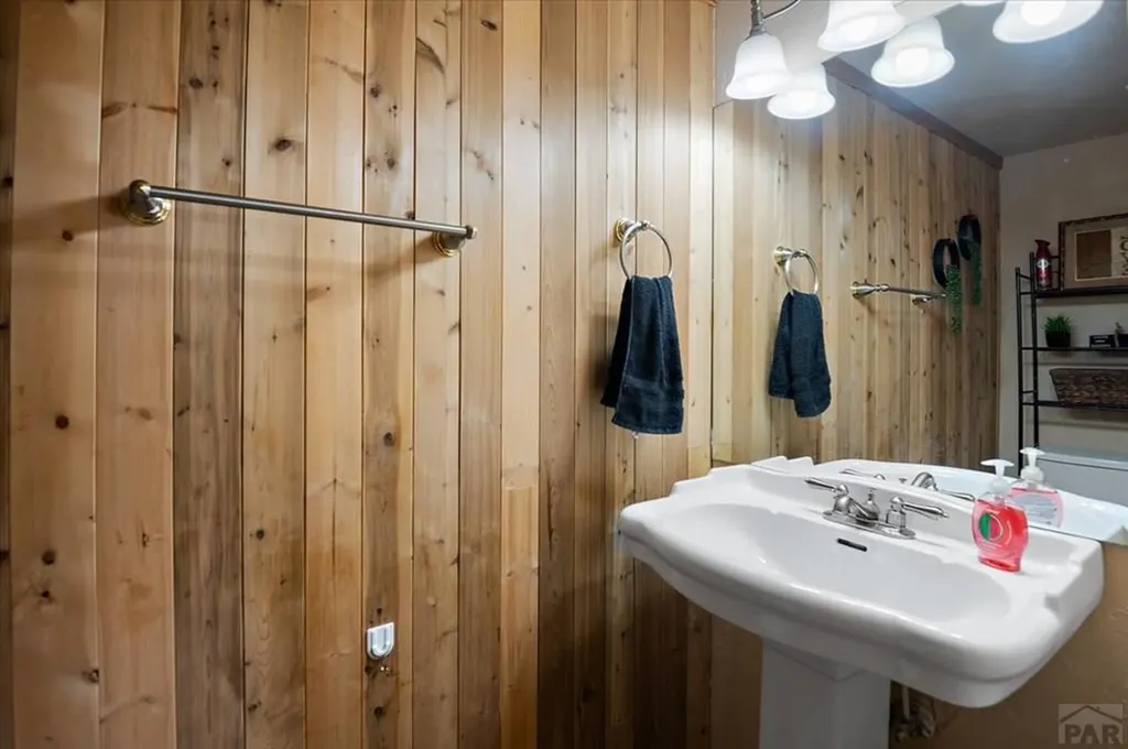 37 Verdosa Drive Pueblo CO 81005