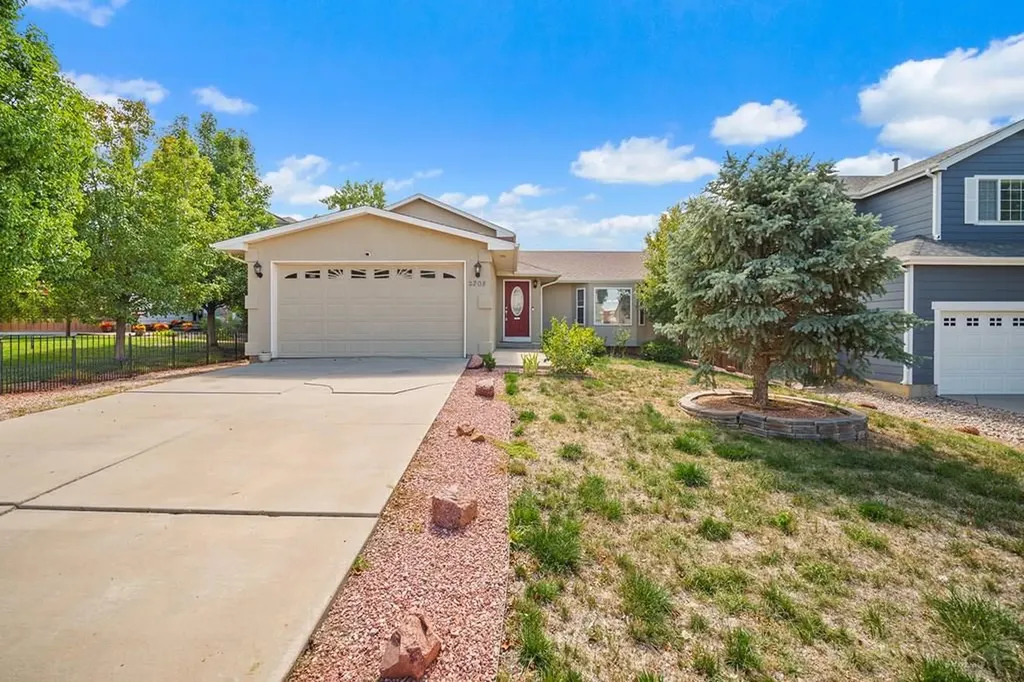 2208 Cowhand Place Pueblo CO 81008
