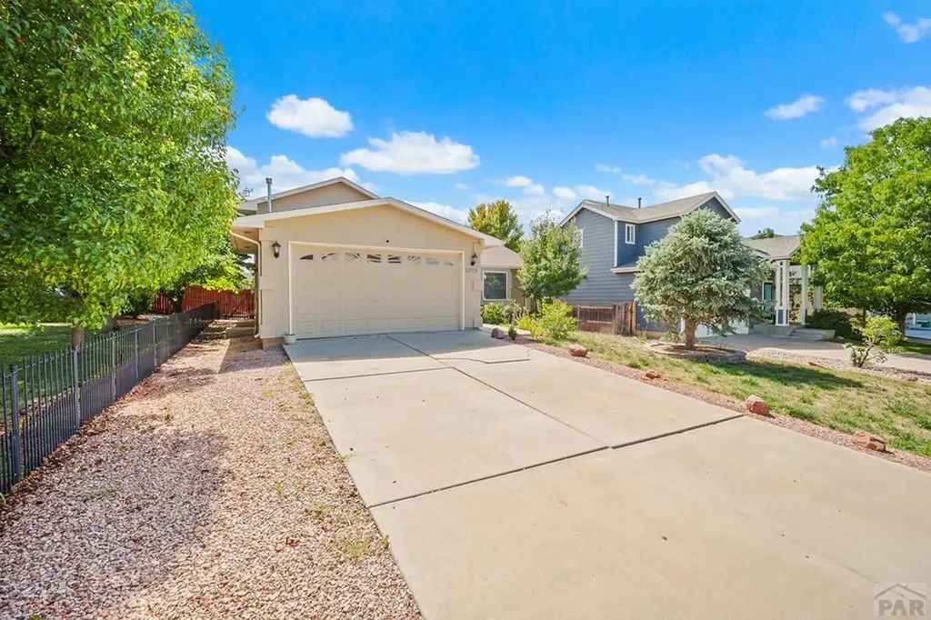 2208 Cowhand Place Pueblo CO 81008