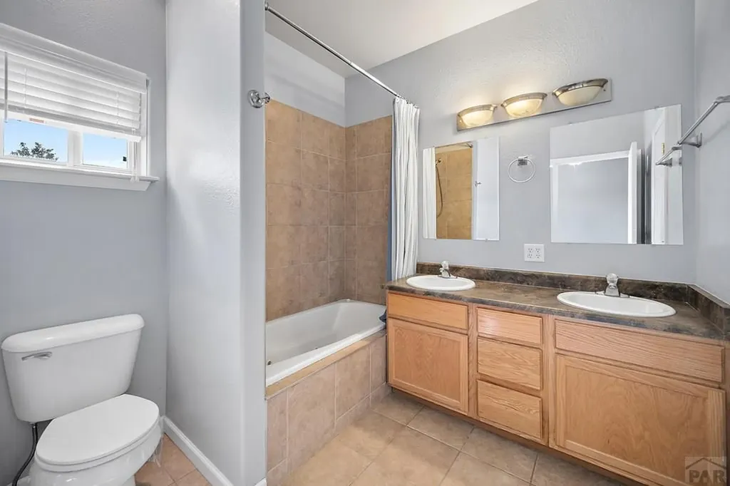 2208 Cowhand Place Pueblo CO 81008