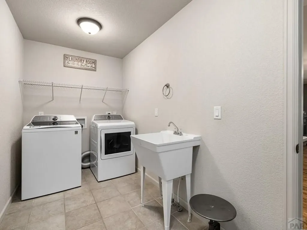 5114 Lynn Meadows Drive Pueblo CO 81005