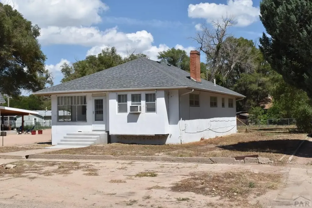 212 S Catalpa Street Manzanola CO 81058