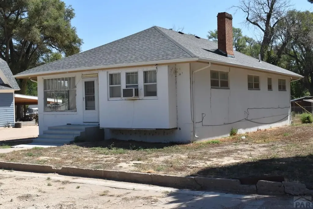 212 S Catalpa Street Manzanola CO 81058