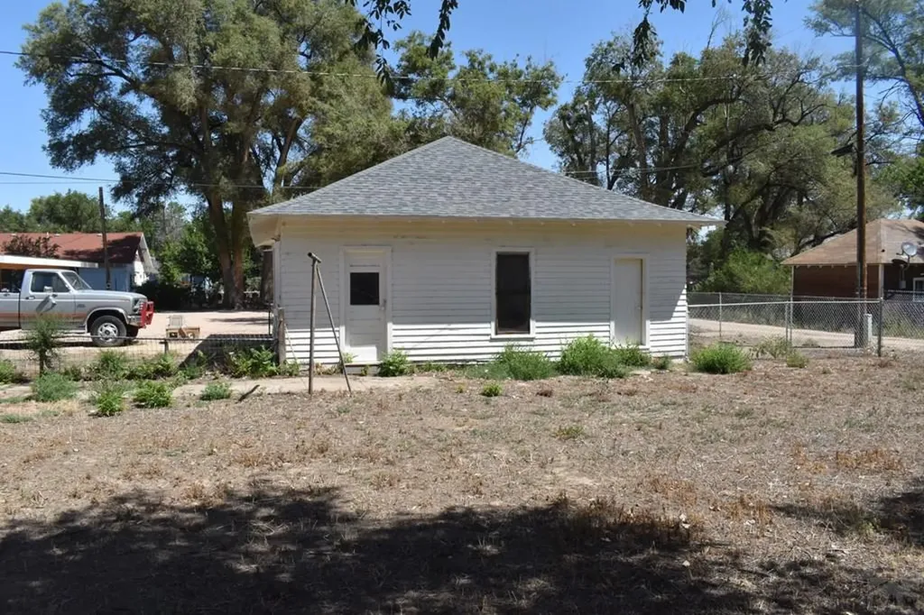 212 S Catalpa Street Manzanola CO 81058