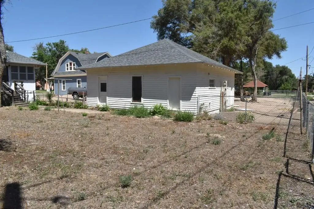 212 S Catalpa Street Manzanola CO 81058