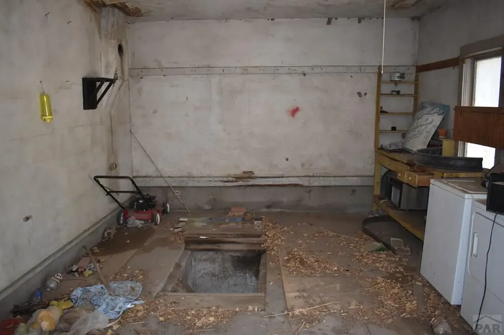 212 S Catalpa Street Manzanola CO 81058