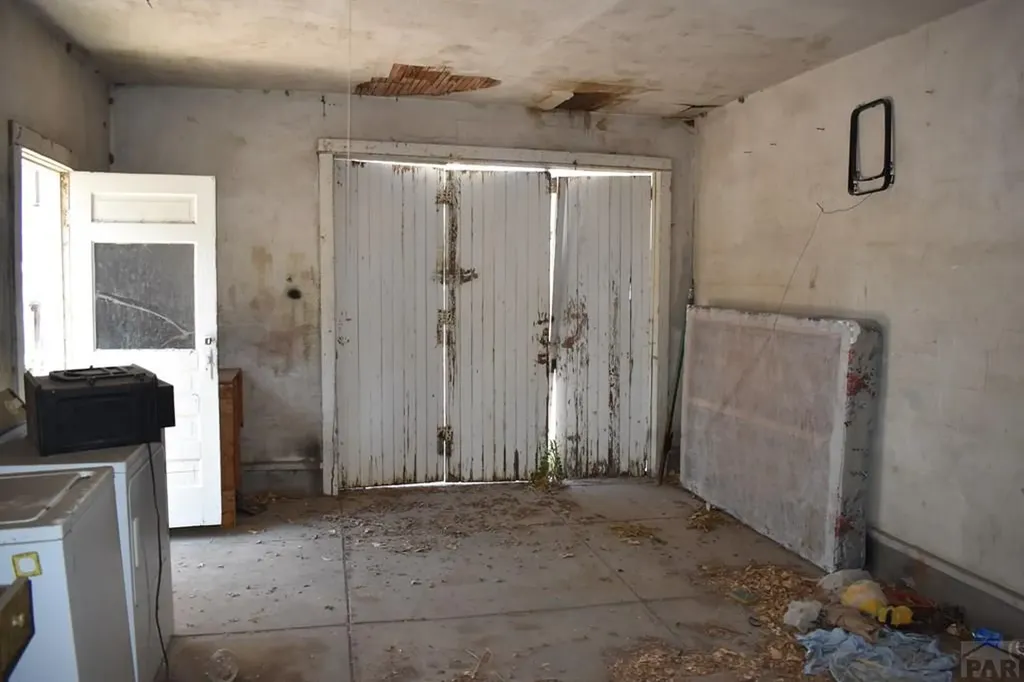 212 S Catalpa Street Manzanola CO 81058