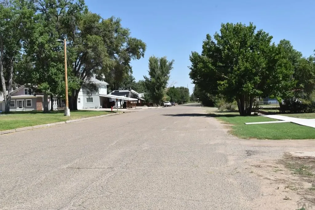 212 S Catalpa Street Manzanola CO 81058