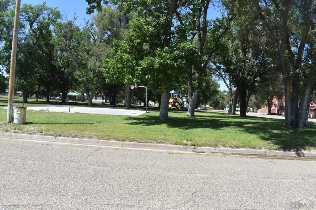 212 S Catalpa Street Manzanola CO 81058