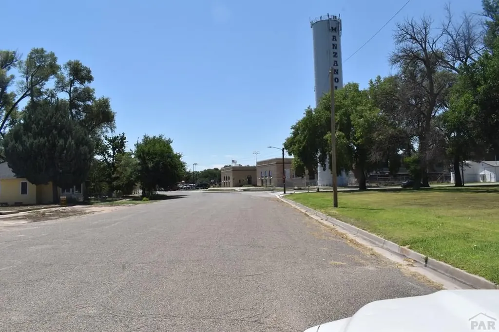 212 S Catalpa Street Manzanola CO 81058