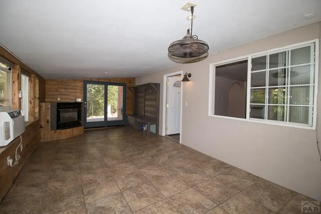 560 Oak Creek Avenue Rockvale CO 81244