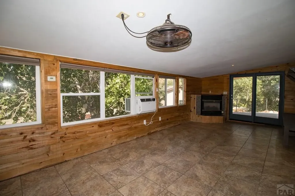 560 Oak Creek Avenue Rockvale CO 81244