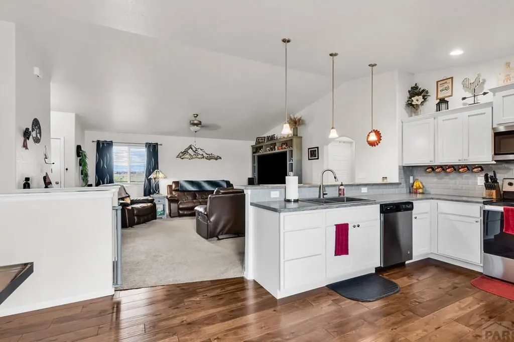 1485 E Ithaca Drive Pueblo CO 81007