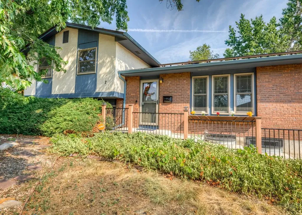 7 Briargate Terrace Pueblo CO 81001
