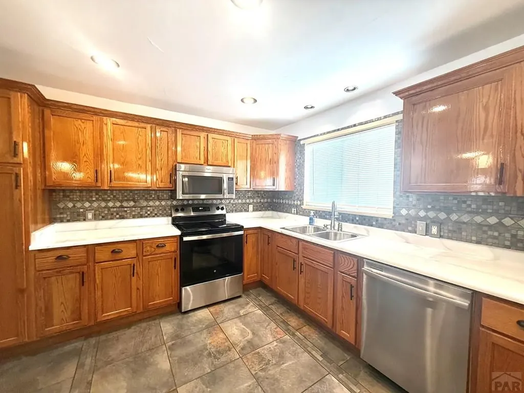 40 Drake Pueblo CO 81005