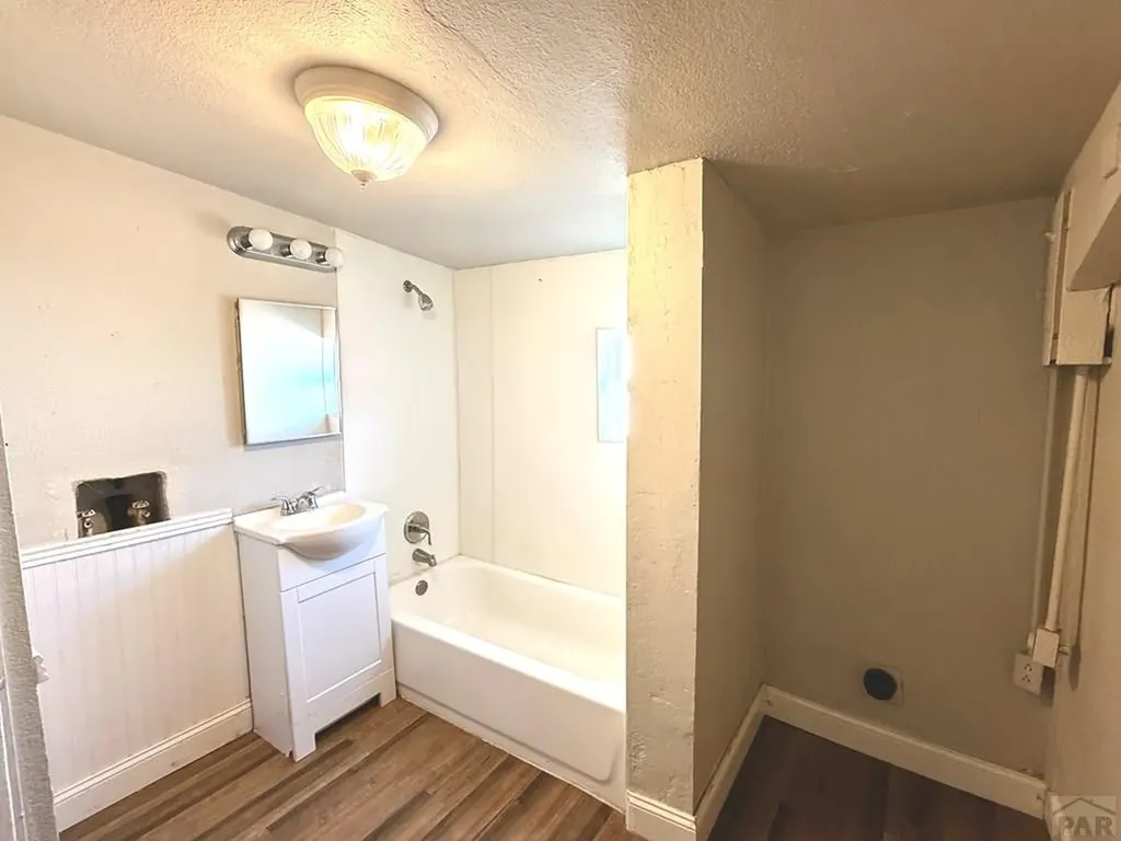 2402 Wyoming Avenue Pueblo CO 81004