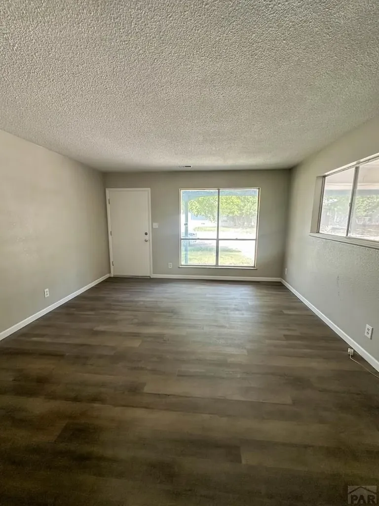 702 E Cedar Street Lamar CO 81052